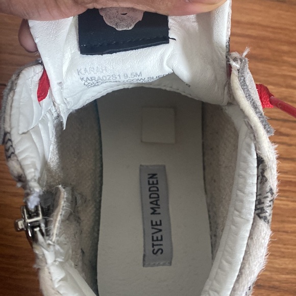 RETRO STYLE KICKS WITH A FLARE - Picture 4 of 4